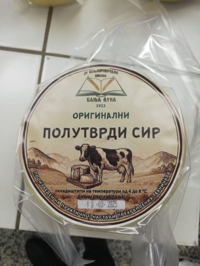 polutvrdi sir