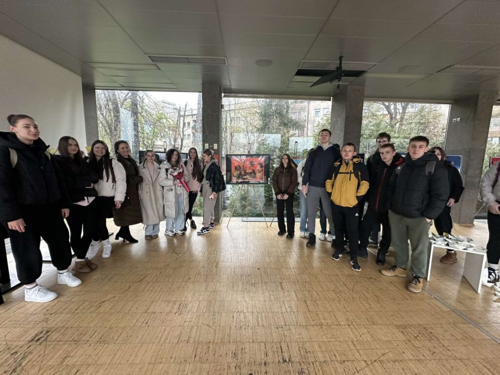 Lana Grujić prva izložba radova