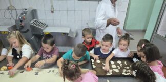 Малишани из вртића „Радост” у посјети Пољопривредној школи radost